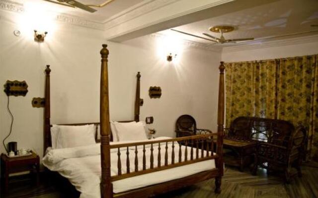 Hammeer Garhi Heritage Resort