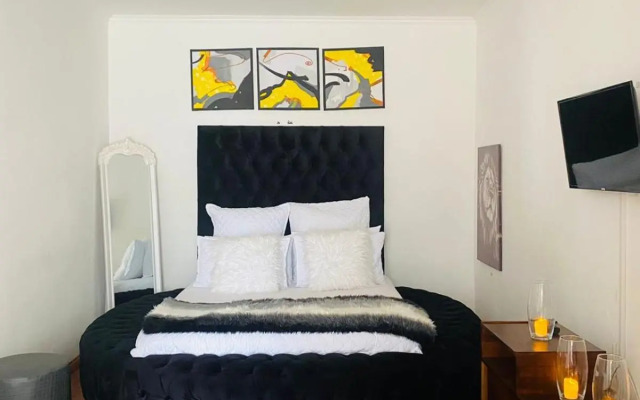 Selina Airport Lodge #Emzini