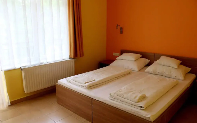 BF Hotel - фото 3