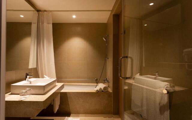Holiday Inn Express & Suites Bengaluru Old Madras Road by IHG