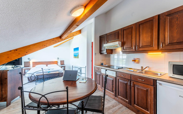 Zenitude Hotel-Residences Les Terrasses du Lac