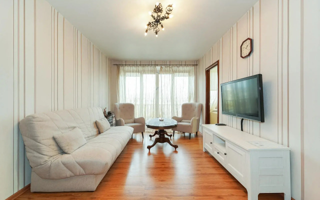 Apartments on 52 Nezavisimosti Avenue