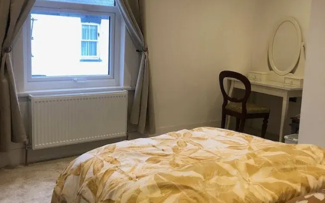 Housesleeps2- 2br-gardenview-parking-nearbeach