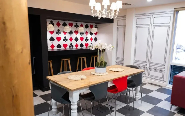 Student Only Arbury Court in Kingston