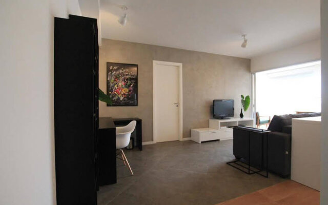 Fernao - 1 Bedroom Apartment - GHS 55337