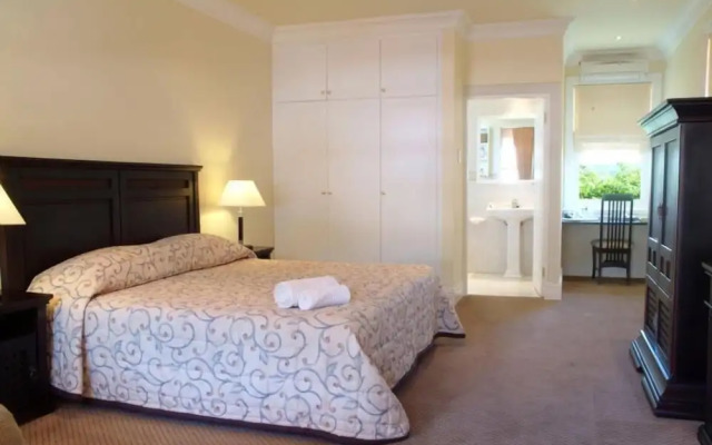 Sica's Guest House