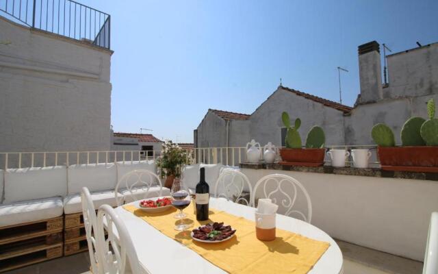 Palazzo de Amico -Typical Terrace House