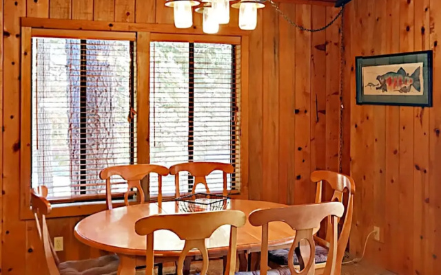 4BR 3BA Tahoe Donner House by RedAwning