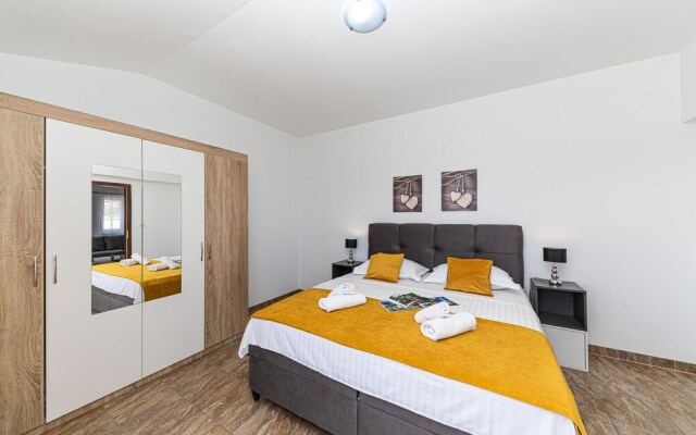 Beautiful Home in Kastel Novi With Wifi and 8 Bedrooms
