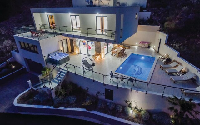 Awesome Home in Lokva Rogoznica With Sauna, Wifi and 4 Bedrooms
