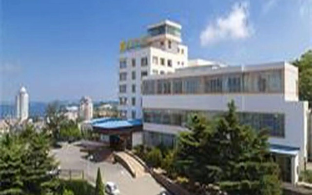 Yantai Celebrity Hotel