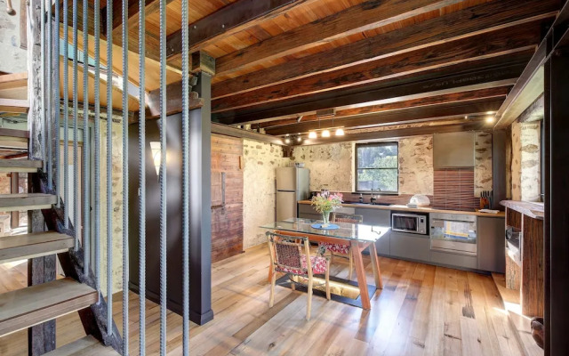 Old Chaff Mill Retreat - - luxury vineyard accommodation