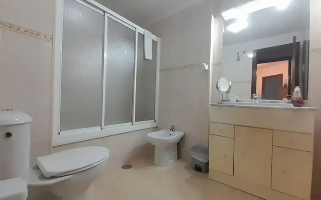 Apartment-sleeps6-parking-terrace