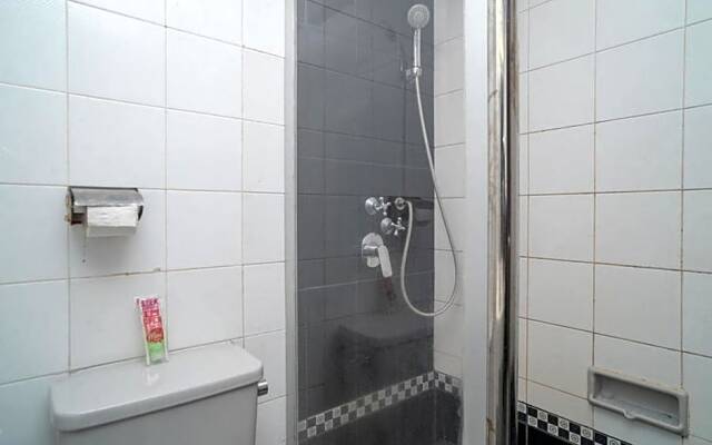 RedDoorz Plus near Pasar Anyar Bogor