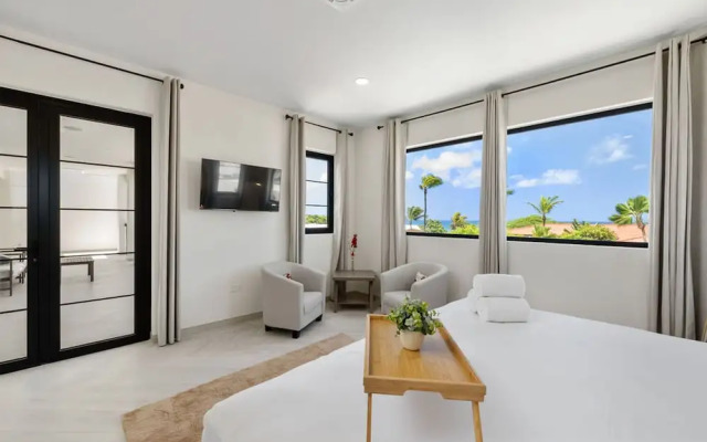 NEW Walk 2 Beach - 5BR Bonusroom w Pool Office