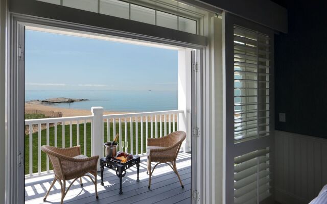 Madison Beach Hotel, Curio Collection by Hilton