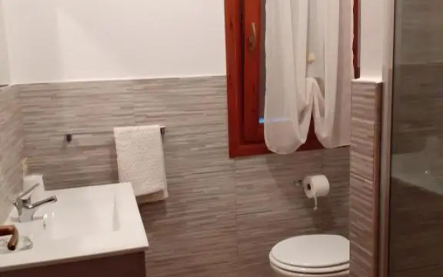 casa rosa nel residence mirice con piscina ,wifi,condizionatore - vicino al mare