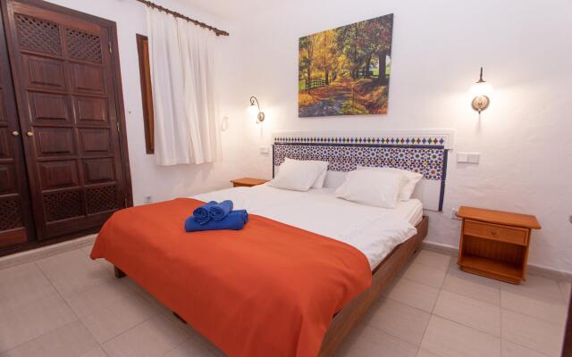 Altamar 28 with terrace&pool By CanariasGetaway