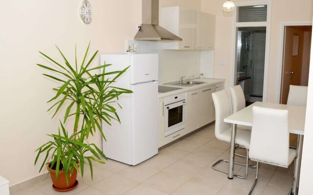Apartment in Ljubac With Barbecue