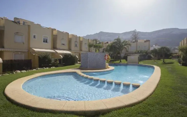 Casa Amarilla