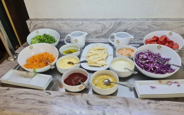 Golden Rose Hotel & Spa