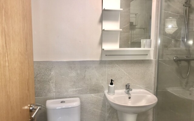 Flat 1 Queens Point
