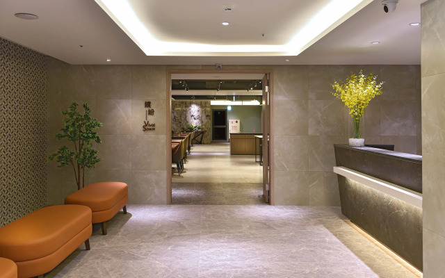 Fullon Poshtel Kaohsiung