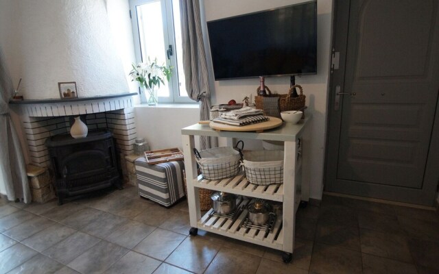 Semi Detached Stone House Great Location