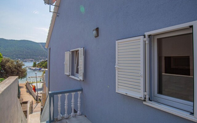 Beautiful Home in Grebastica With 4 Bedrooms and Wifi