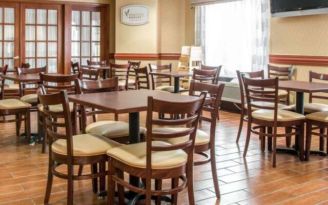 Sleep Inn & Suites - Airport