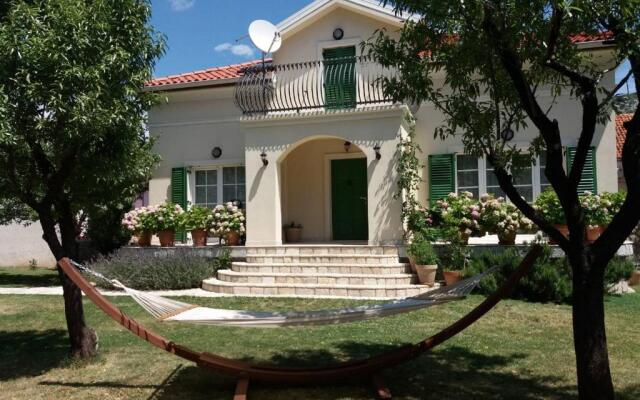 Apartment Barbina Kaštelina