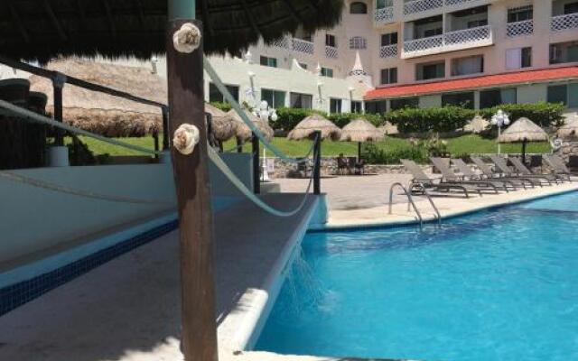 Best Beach Apartments - Cancun Plaza
