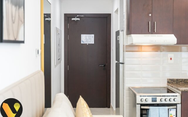 Vogue Elegance Court Tower Studio