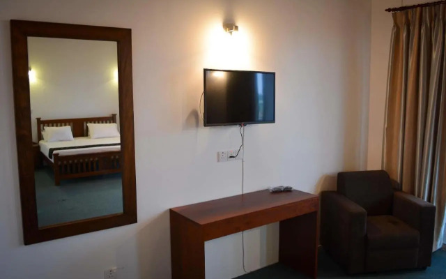 West Inn Colombo