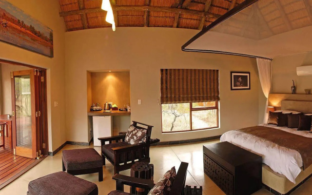 Raptor Retreat Game Lodge