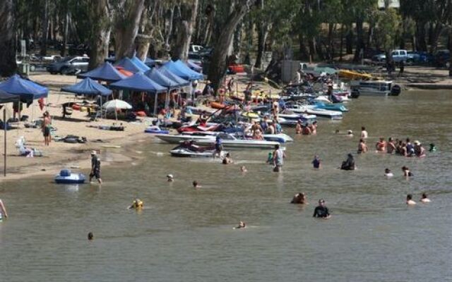 McLean Beach Holiday Park