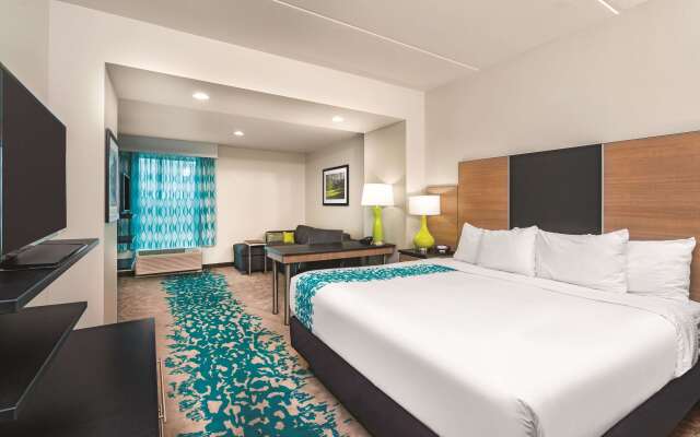 La Quinta Inn & Suites by Wyndham Cleveland TN