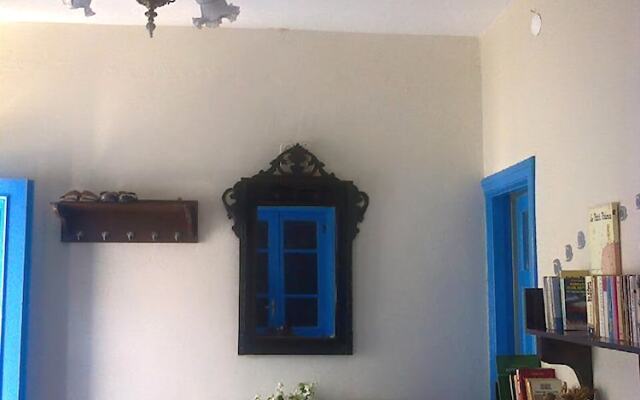 Sigacik Kaleici Pansiyon Nostalji Kafe