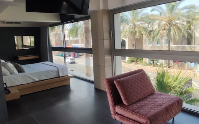 Summertime Signature Suites