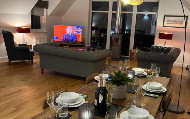 Millpond House - Luxurious Island Home in Portree
