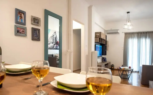 Blue Ark Comfort near Acropolis