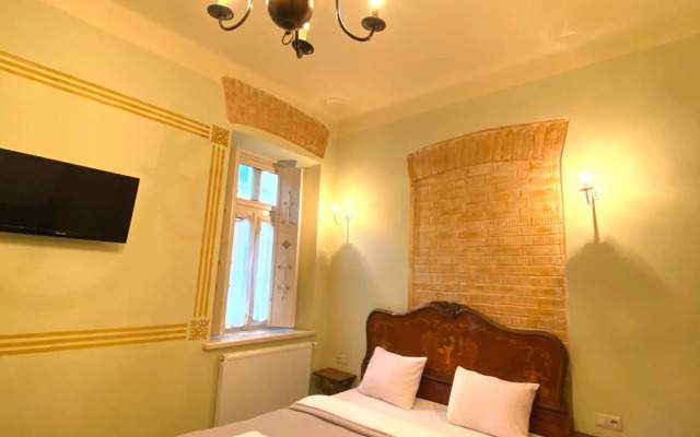 Апартаменти на вул. Валова 21/16