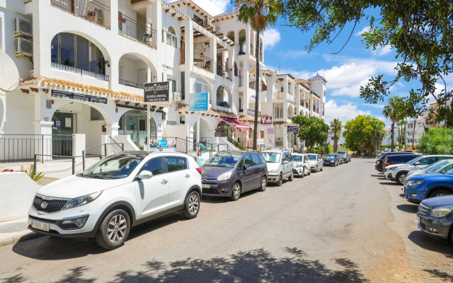 Snug holiday home in Villamartin with garden