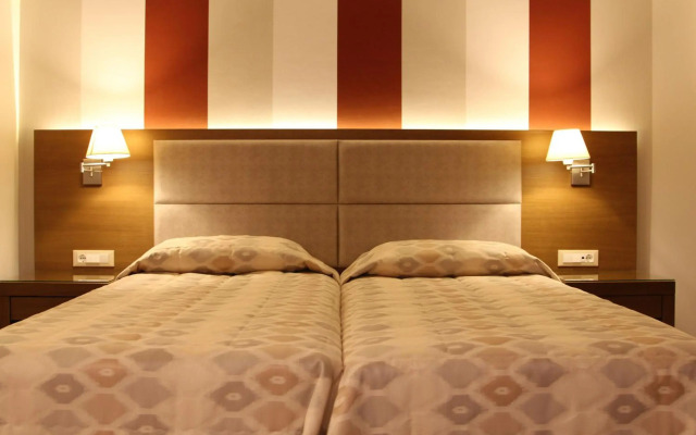 Achilles Hotel
