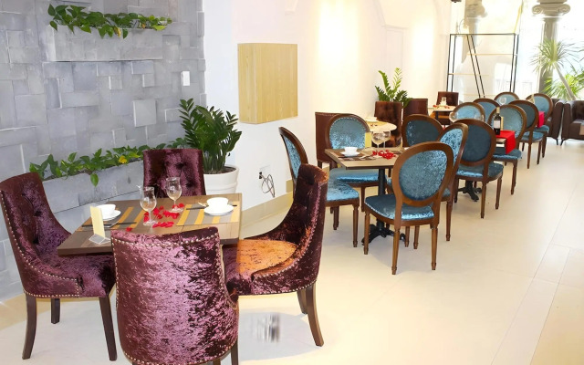Emerald Ocean Hotel