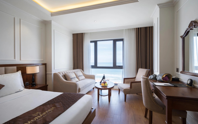 Monarque Hotel