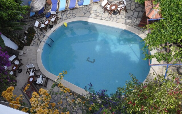 Dalyando Hotel