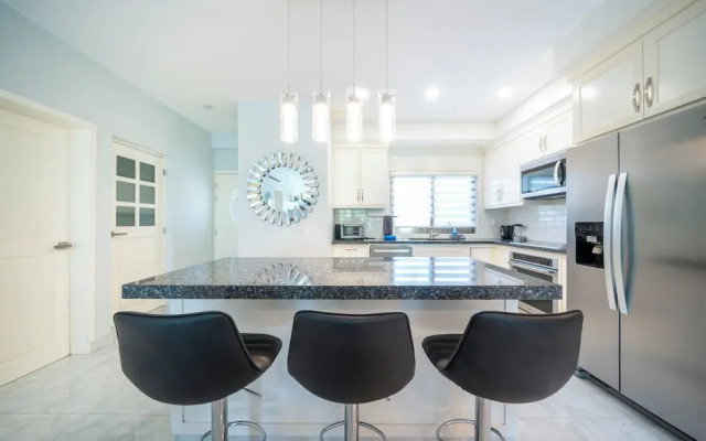 Luxury 2BR Condo with Pool - Paseo del Sol Playacar