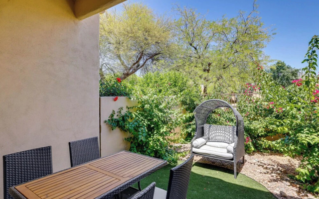 Chic Scottsdale Townhome w/ Patio & Pool Access!