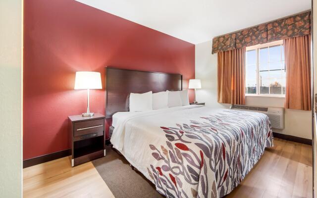 Red Roof Inn & Suites Omaha - Council Bluffs